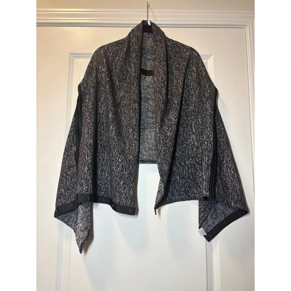 Lululemon Vinyasa Wrap Scarf‎ Cardigan Black White Space Dye Snap Convertible